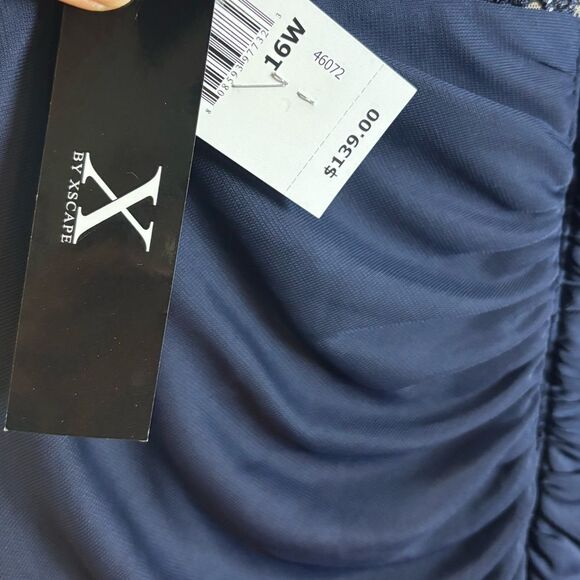 Xscape Stand-Collar Illusion Back Navy Blue Formal Gown Size 16W Ruched Lace NEW - Picture 10 of 16